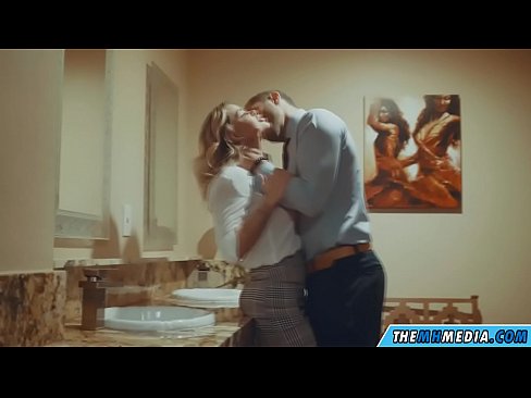 ❤️ Kiam belplena blondulo delogas vin en publika necesejo ❌ Belega porno ĉe porno eo.123sex.ru ❌️❤